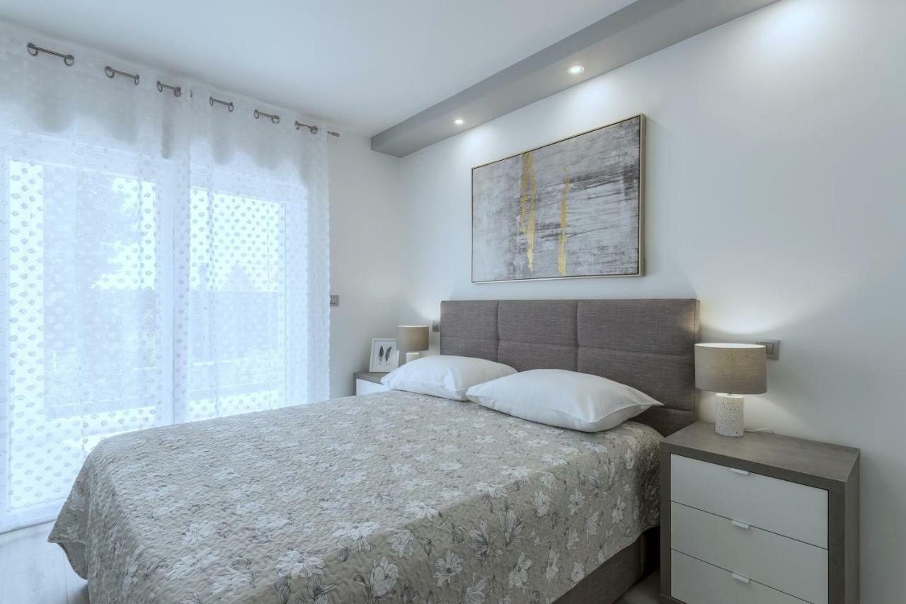 Villa Ema Kastela With Private Heated Pool エクステリア 写真