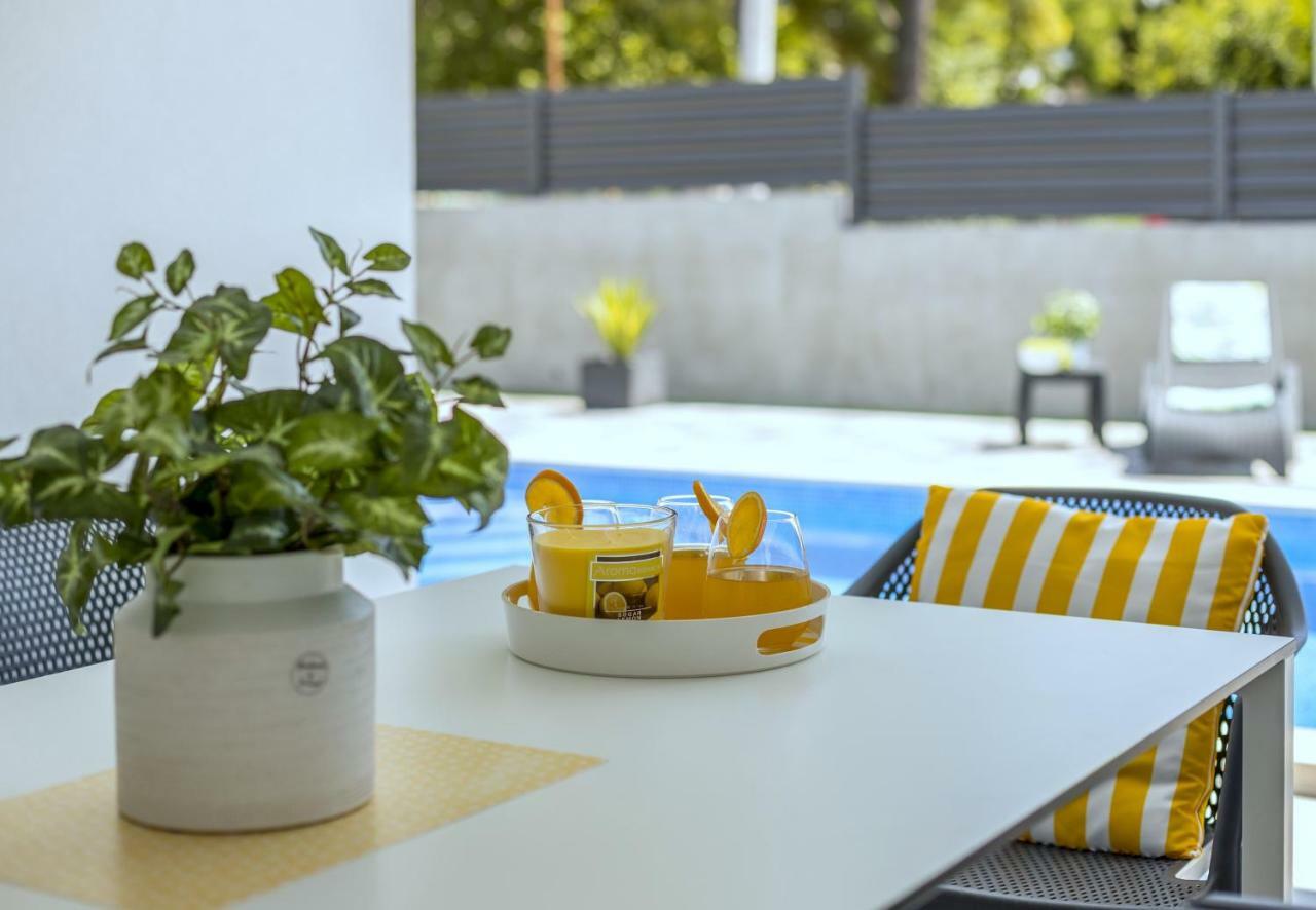 Villa Ema Kastela With Private Heated Pool エクステリア 写真